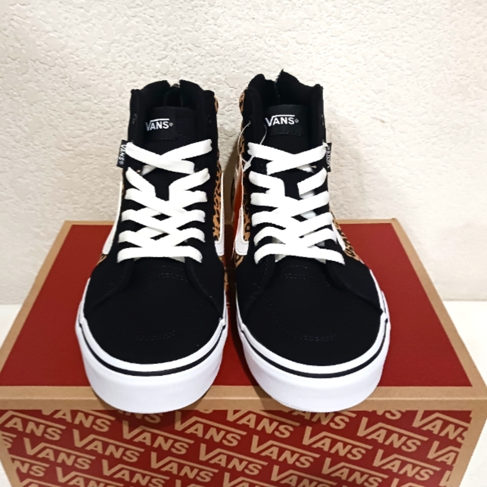 Vans - Picture 3 of 4